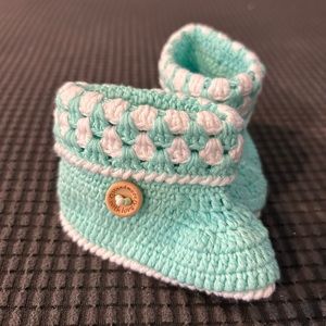 Little baby boots hand knitted